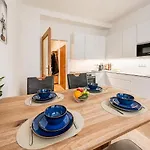 Appartamento L'mai Riverside Praga